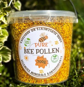 Container of pure bee pollen, 700g, labeled as 100% natural.